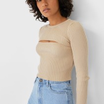 Pull à découpes
